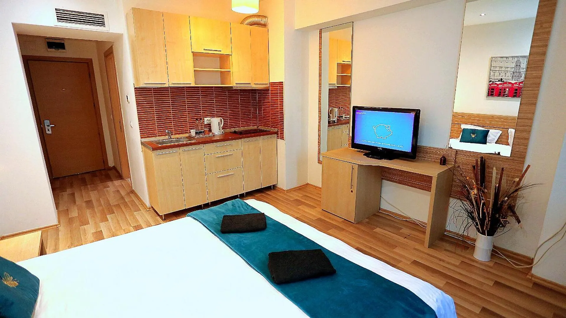Cataleya Suites Aparthotel Bucharest Apartment